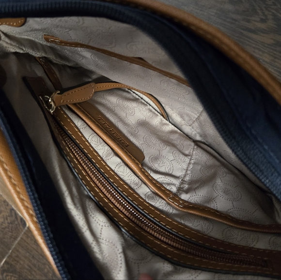 Michael Kors Navy Blue and Tan Crossbody Bag - Picture 7 of 8